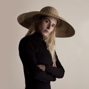 Sombrero “Surcos” para el sol trenzado en paja de trigo Ligún